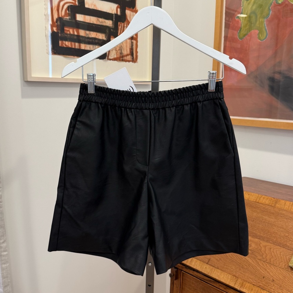 (nude) Vegan Shorts - Black